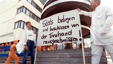Proteste gegen Schließung in einem Betrieb in Dresden
